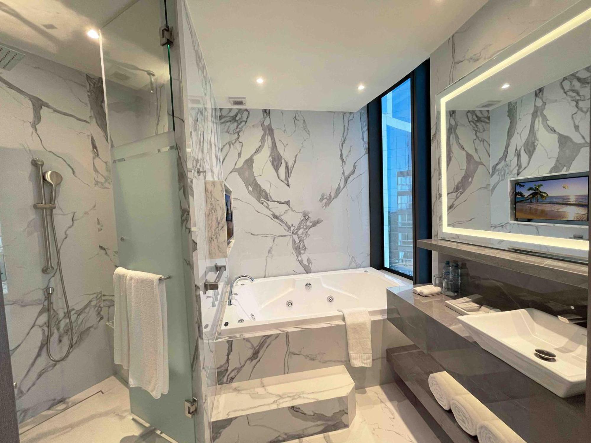 فندق Safi Royal Luxury Metropolitan San Pedro Garza Garcia المظهر الخارجي الصورة Bathroom