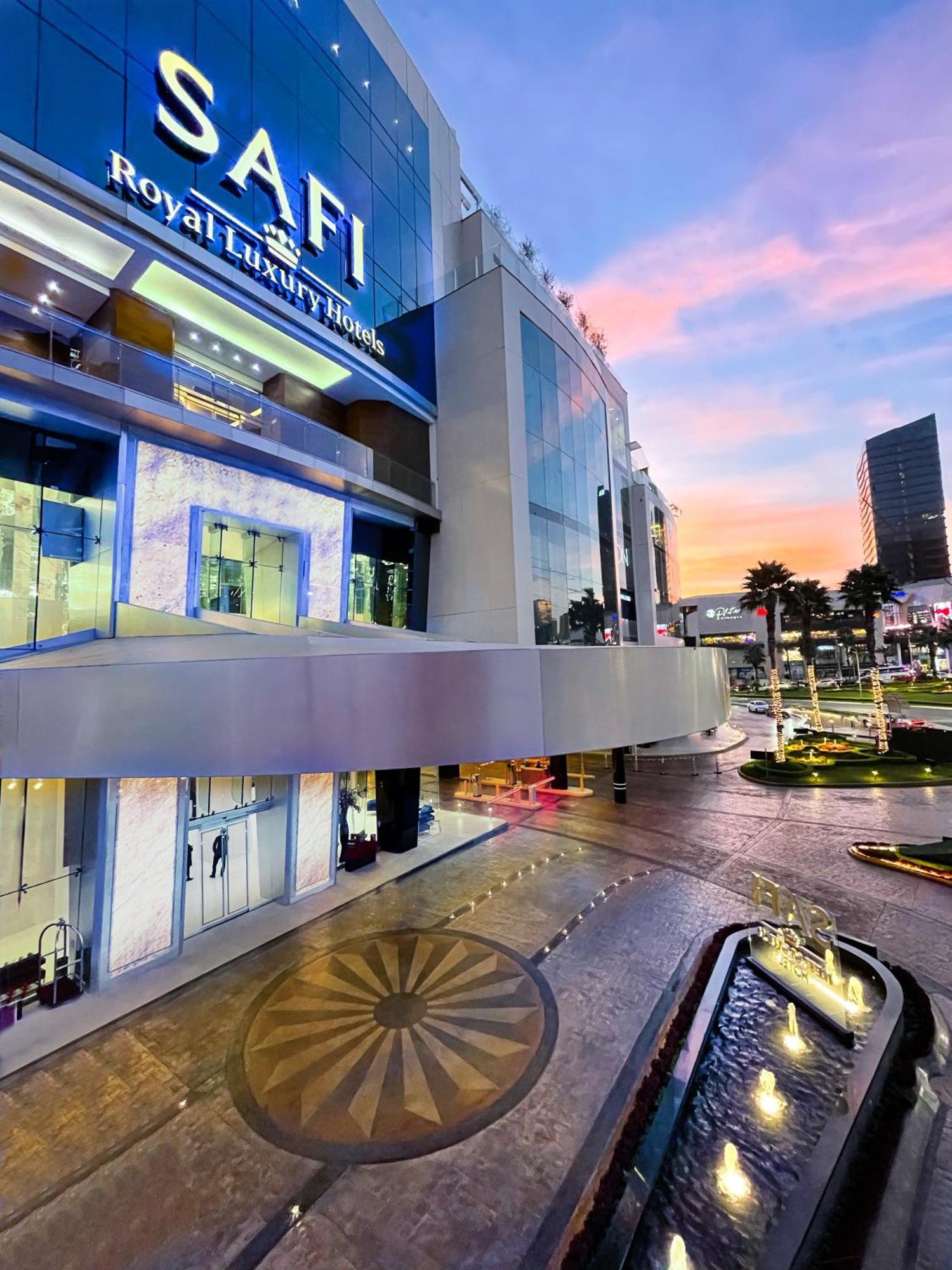 فندق Safi Royal Luxury Metropolitan San Pedro Garza Garcia المظهر الخارجي الصورة The Village Outlets